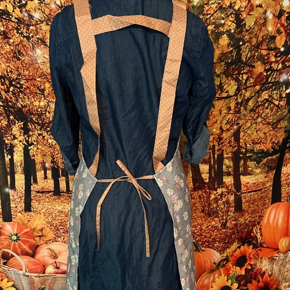 Aprons - Picture 8 of 8